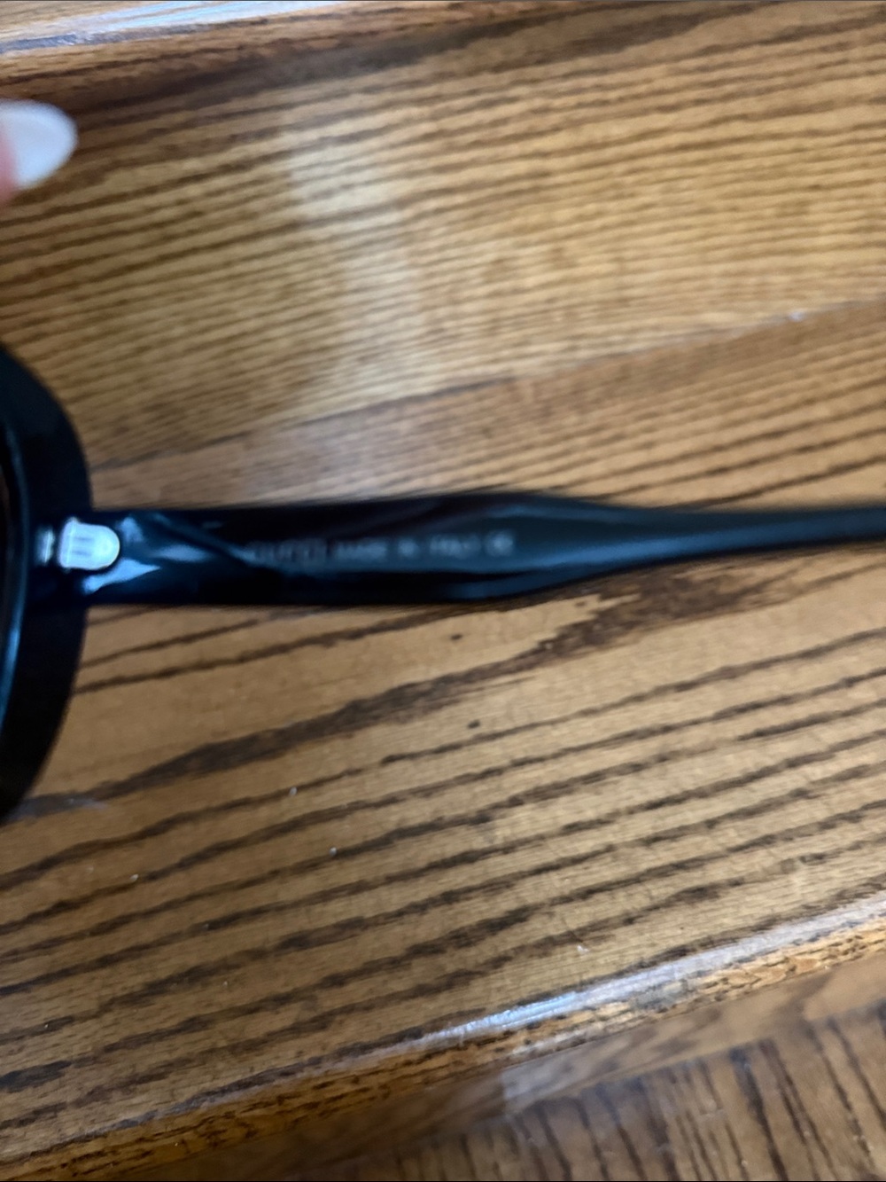 Gucci Black Sunglasses with Gold Logo Accent - Picture 3 of 7